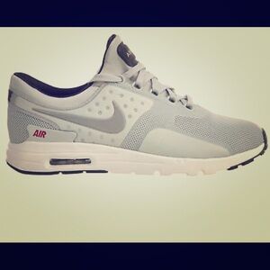 Nike Women's Sneakers - Gray and White